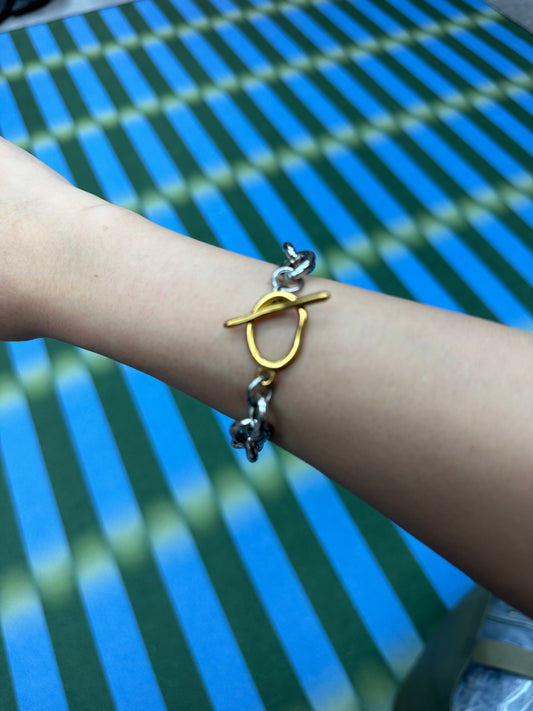 Round  bracelet (design by Japan)