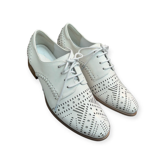 (40%off )3D雷射通花loafer