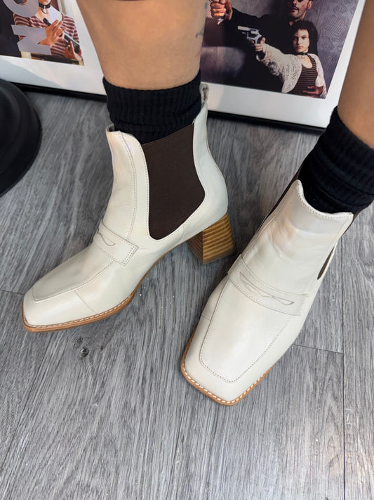 Calfskin leather boots