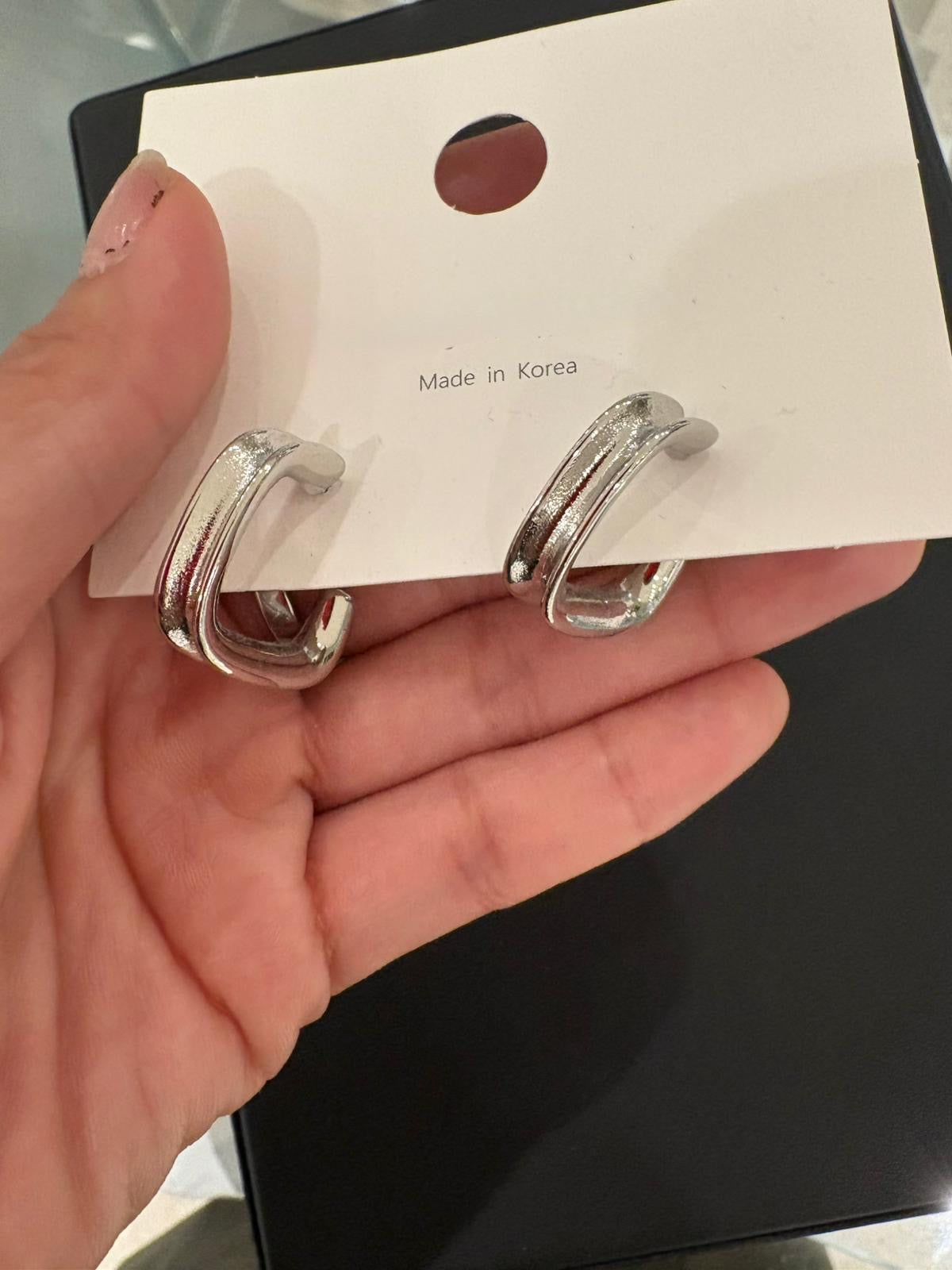 Rhombus shape earrings