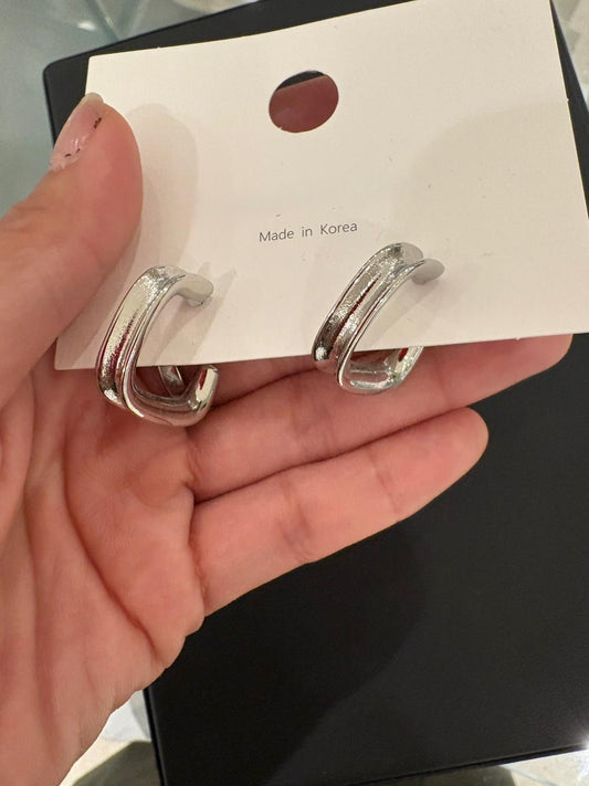 Rhombus shape earrings