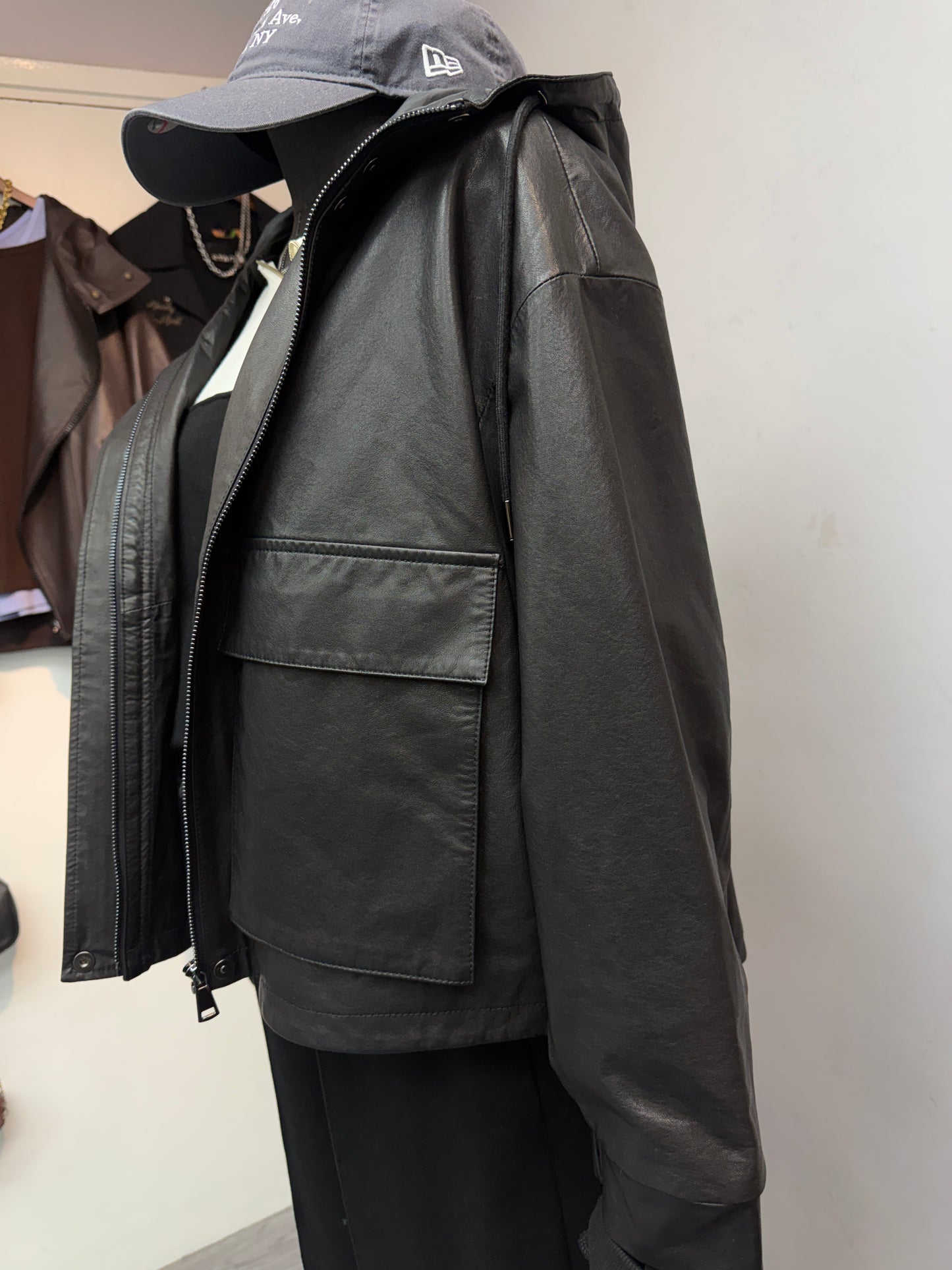 2-pockets leather jacket