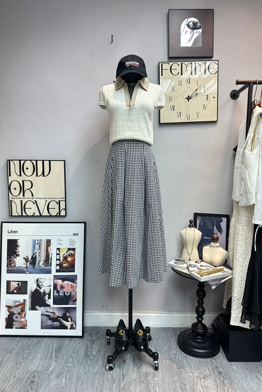 Checked pleated skirt