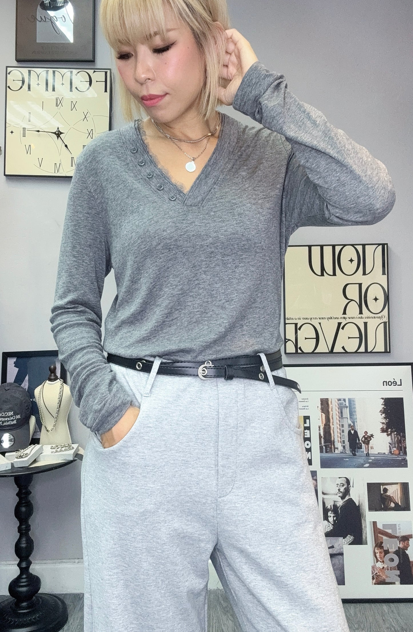 (Must have)Lace v neck long sleeves top