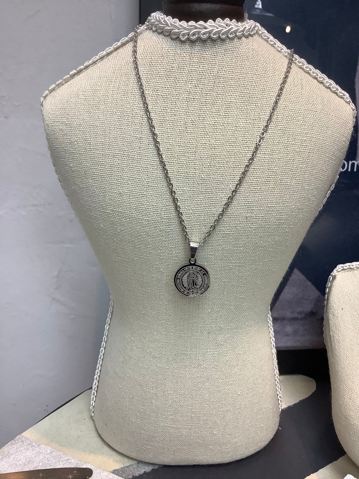 雙面銀色牌necklace