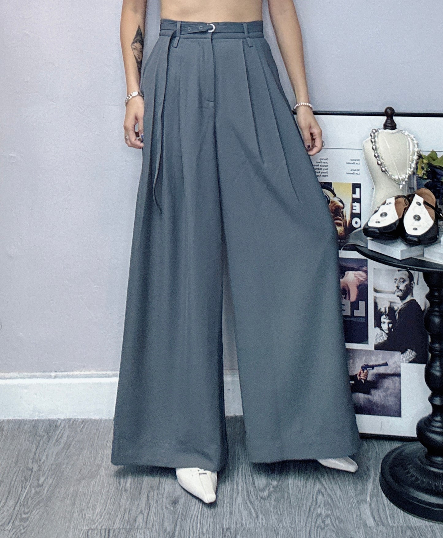 (-40%off ) with belt Trousers