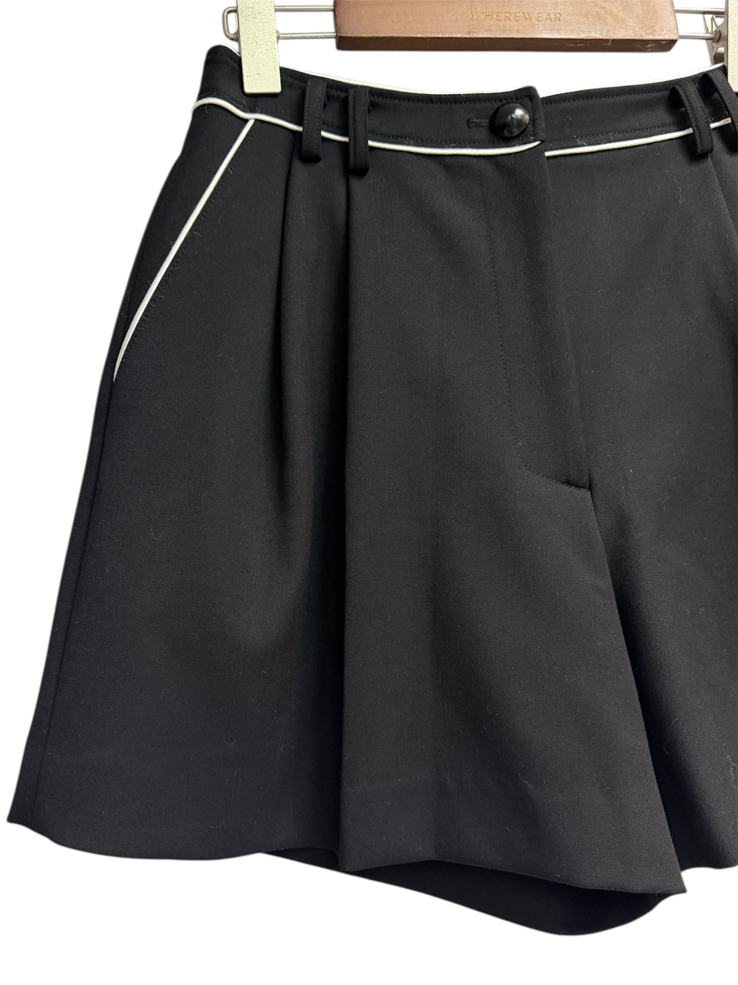 (-20% off) white line shorts