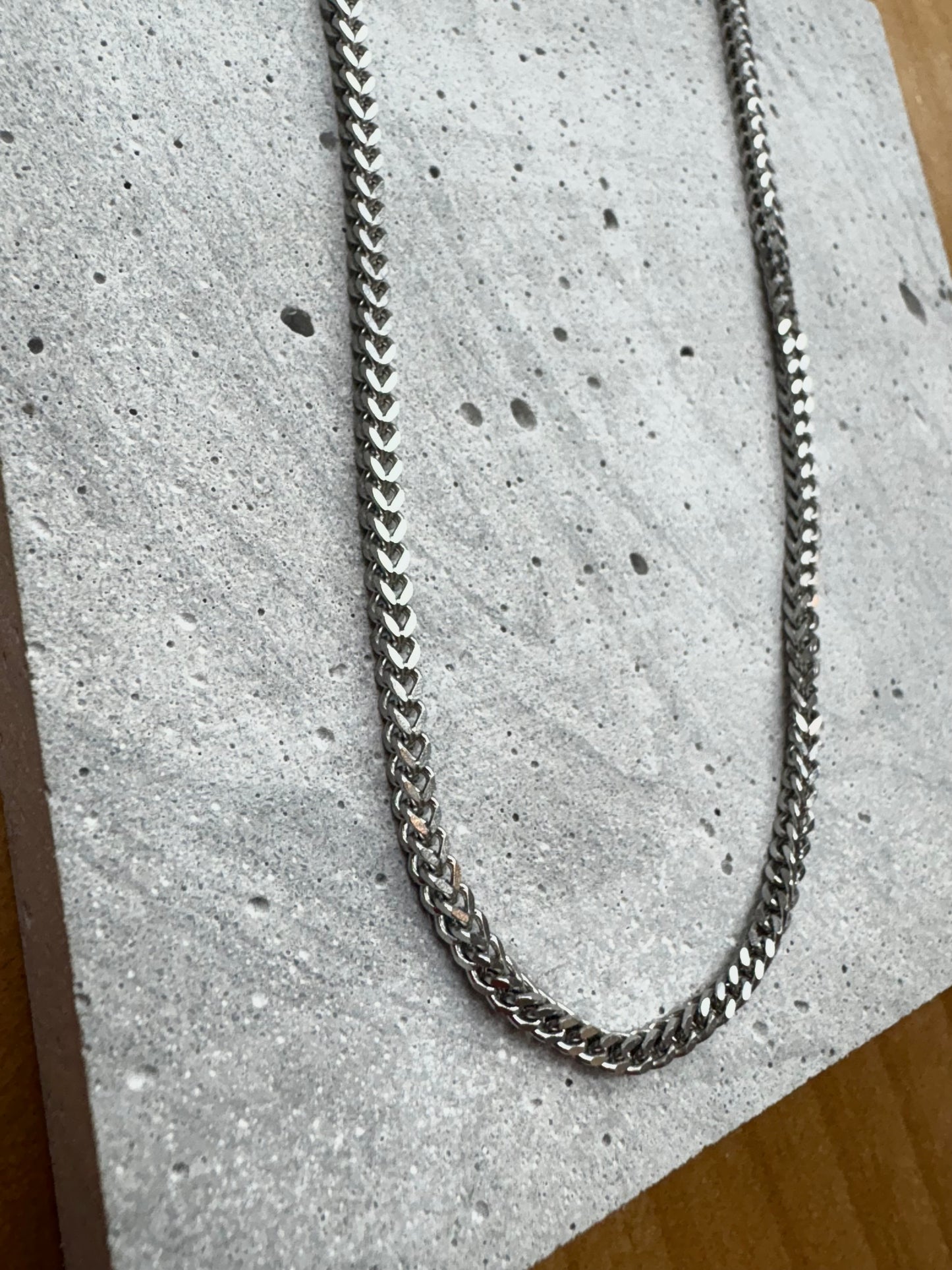 V shape snake necklace