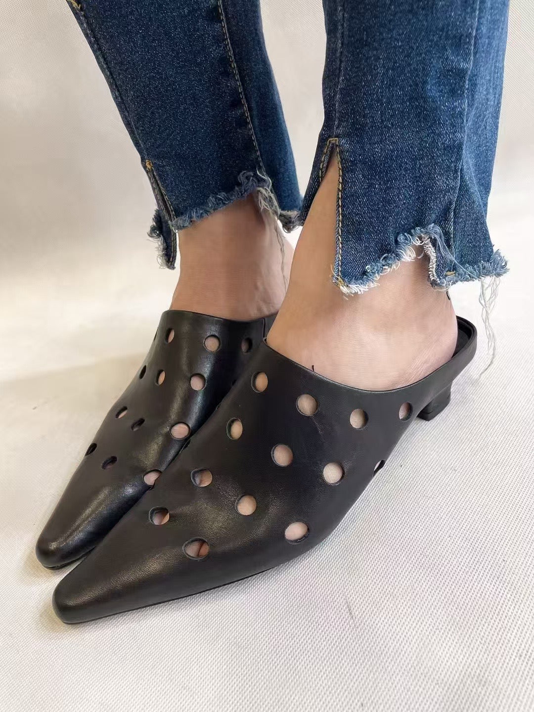 Pointed backless shoes (Lambskin)