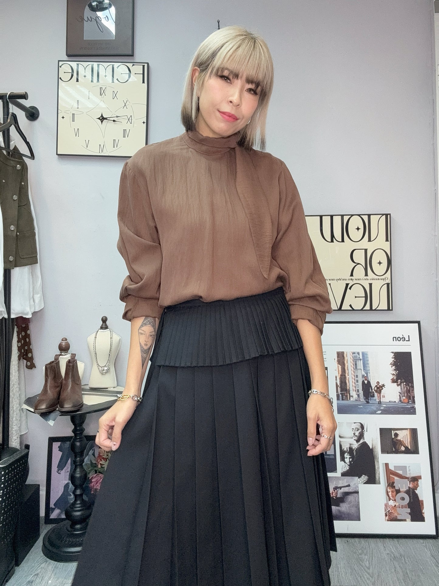 Stand tie collar blouse