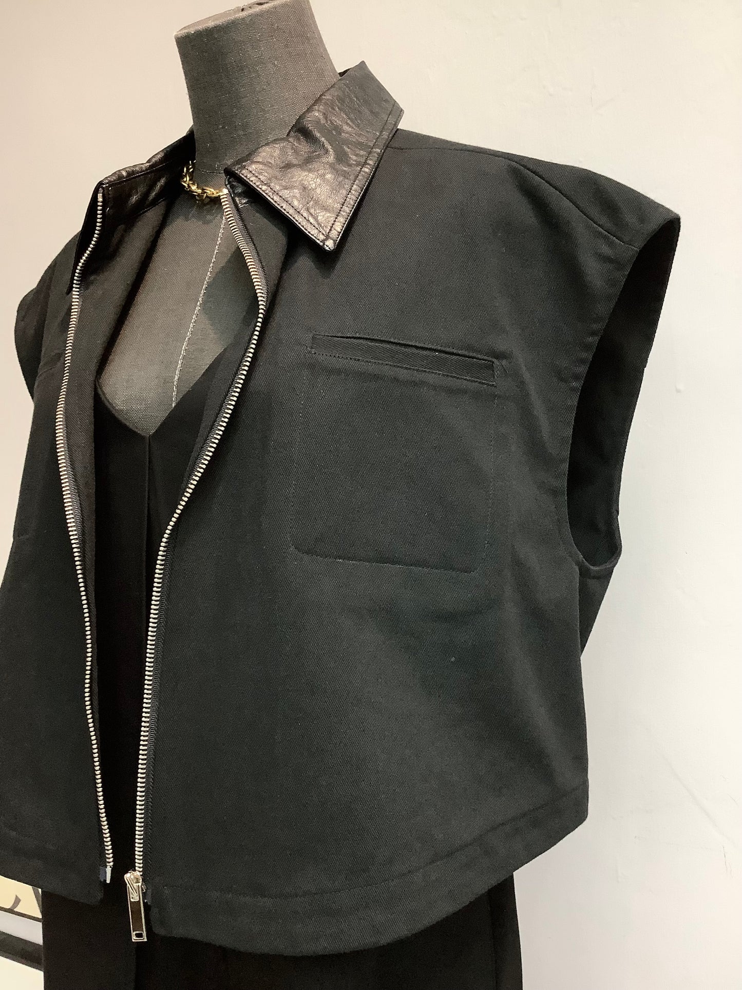 (-20% off)Fake leather collar vest jacket