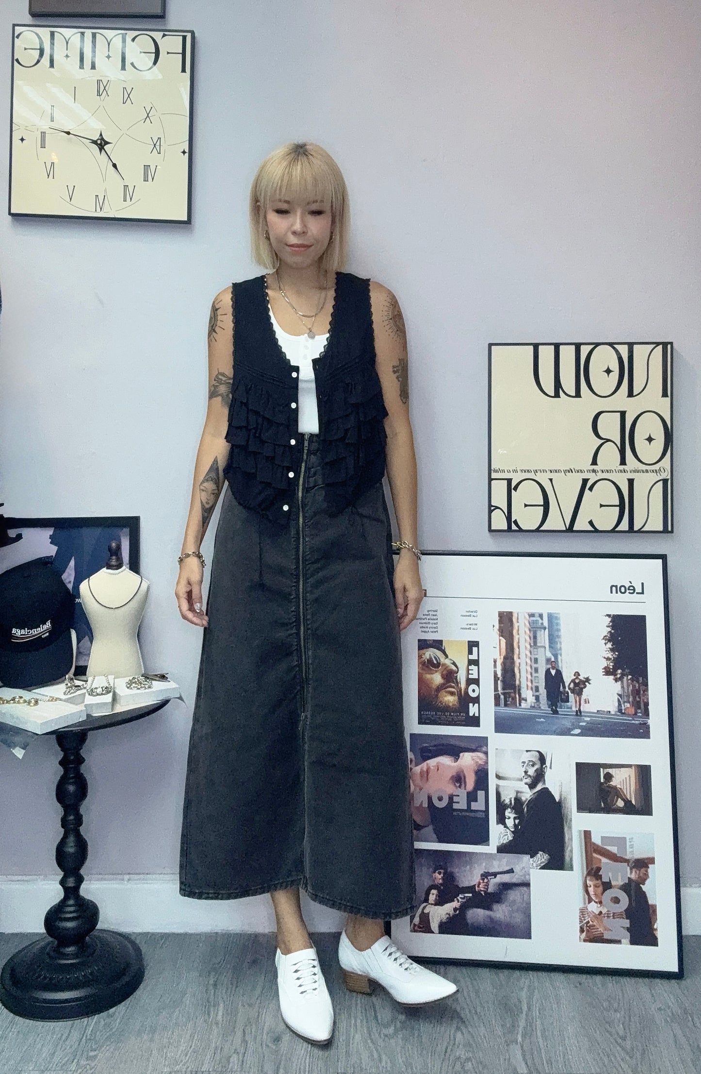Front ruffle vest shirt