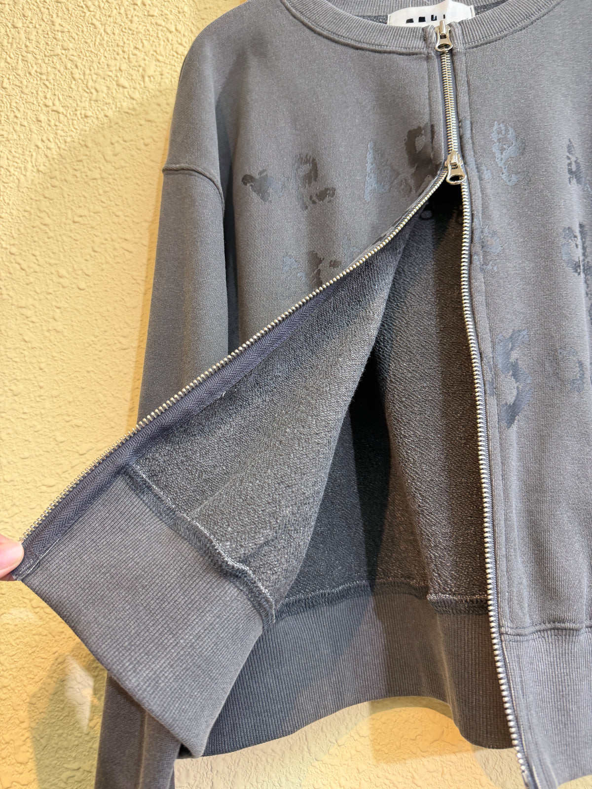 Front words zip outer #00932