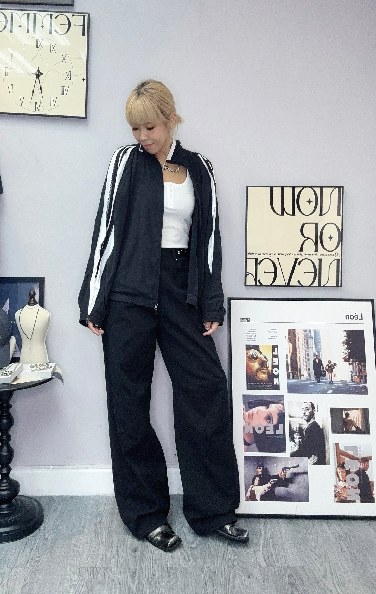 Zip sleeves windbreaker