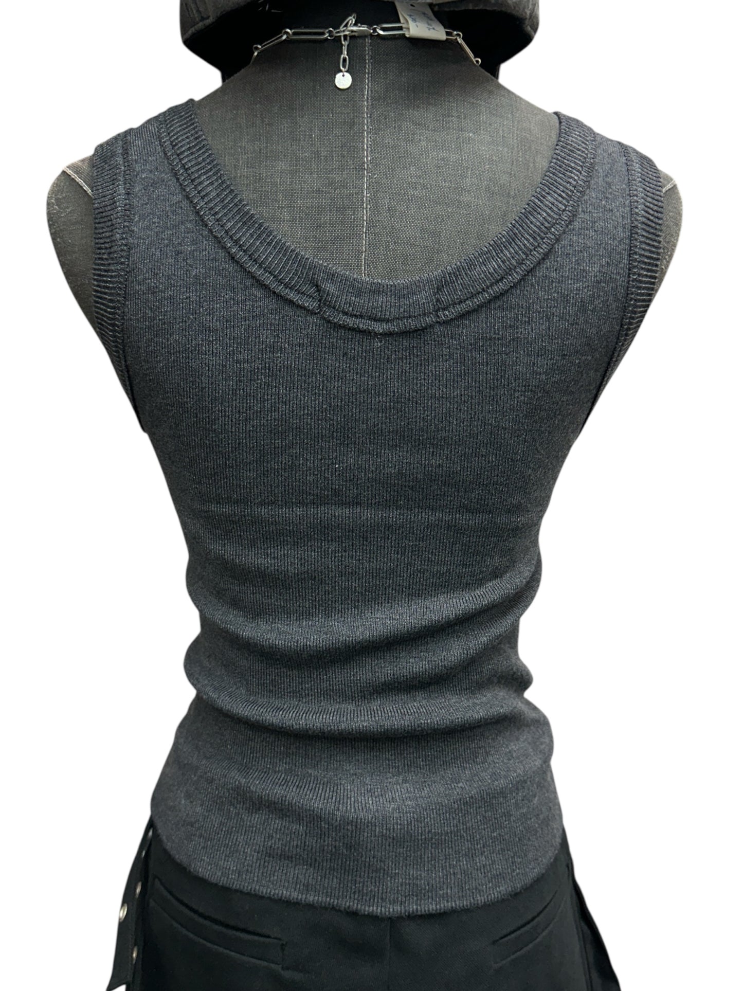 Plain knitted tank top