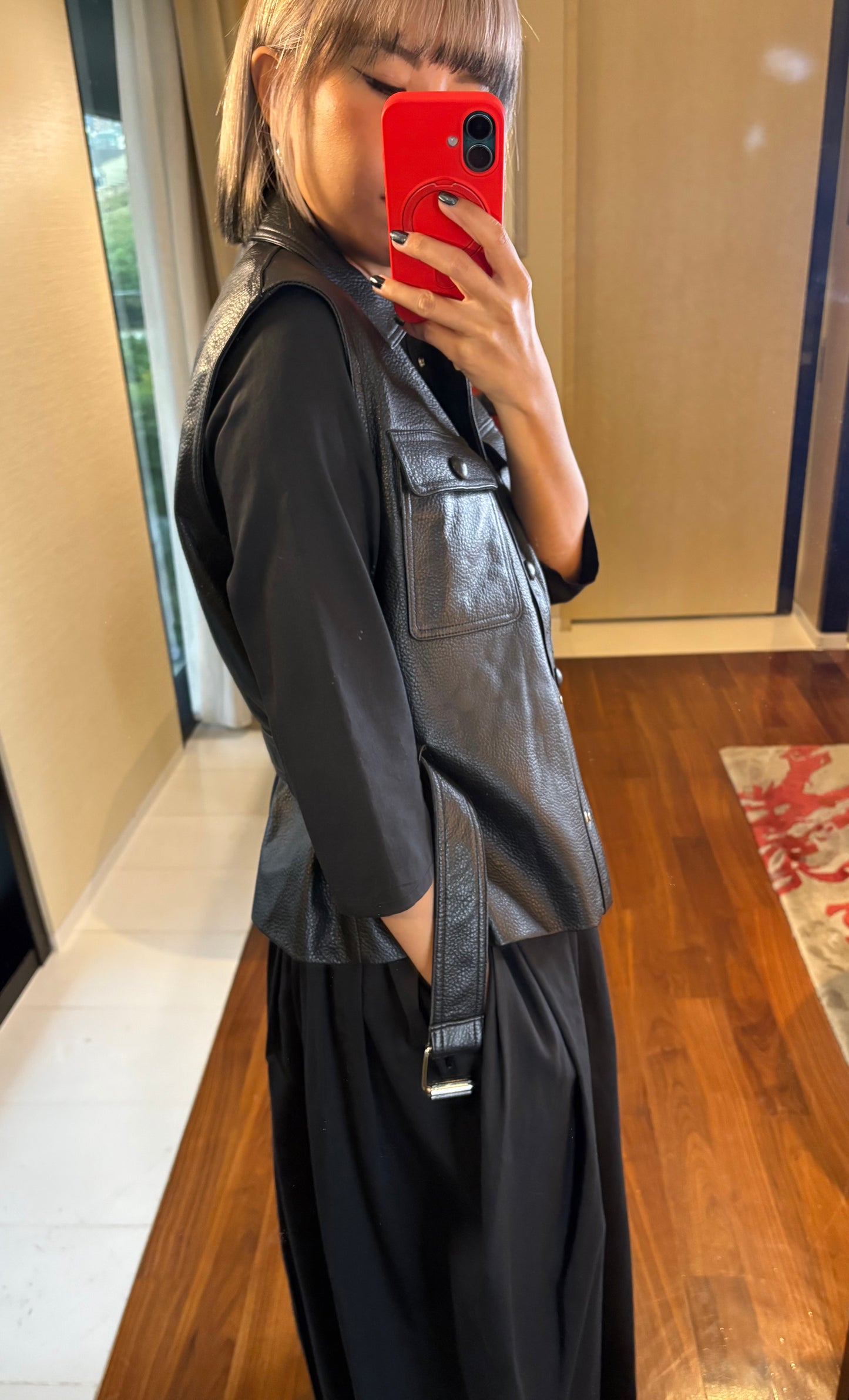 With belt leather vest jacket