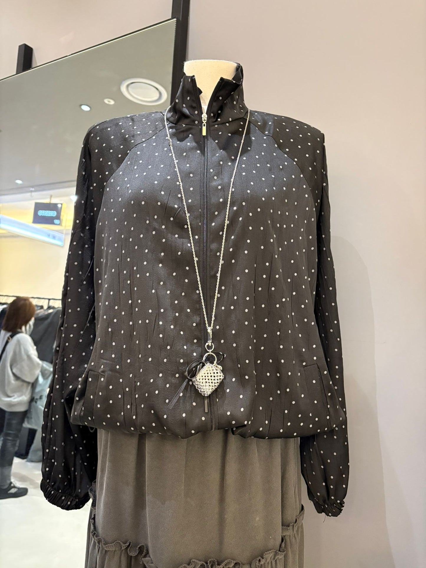 Dot windbreaker #00375