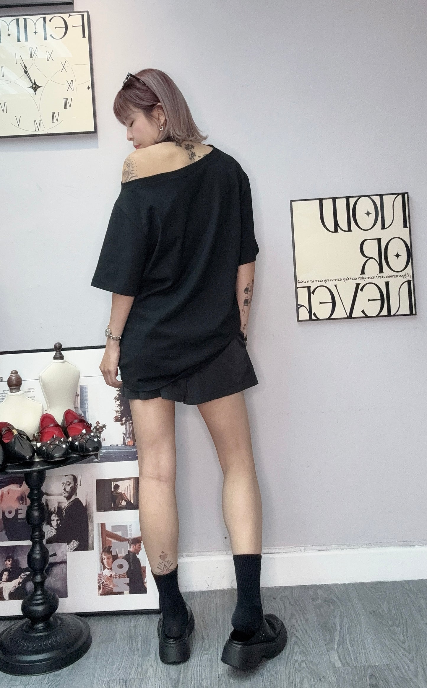 Round collar back cut out loose tee #00572
