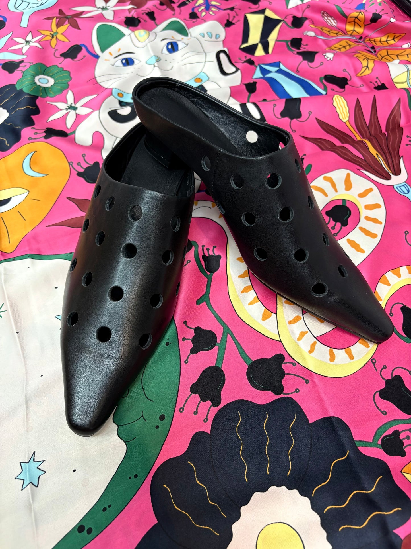 Pointed backless shoes (Lambskin)