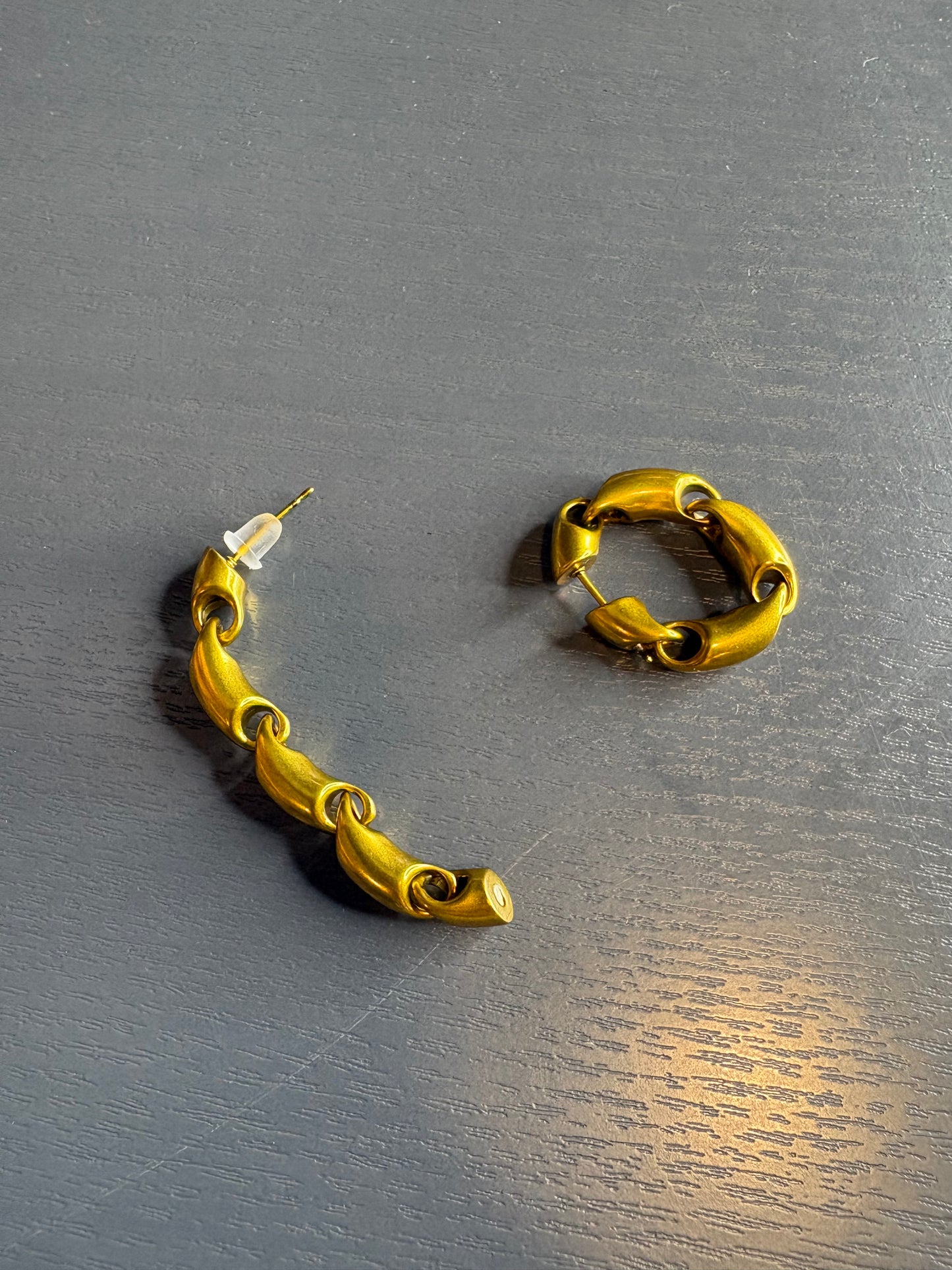 Clasp earrings