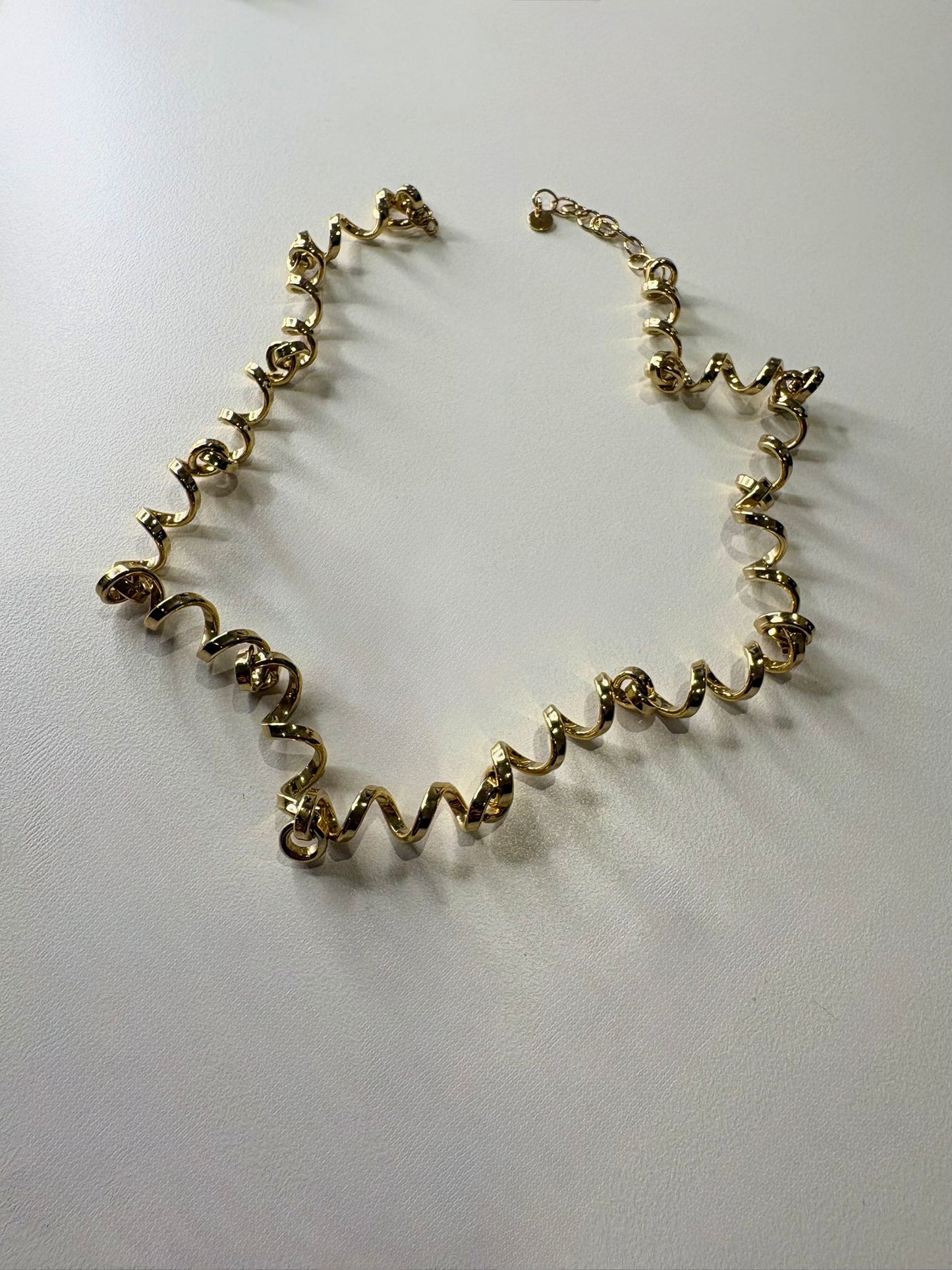Curly necklace
