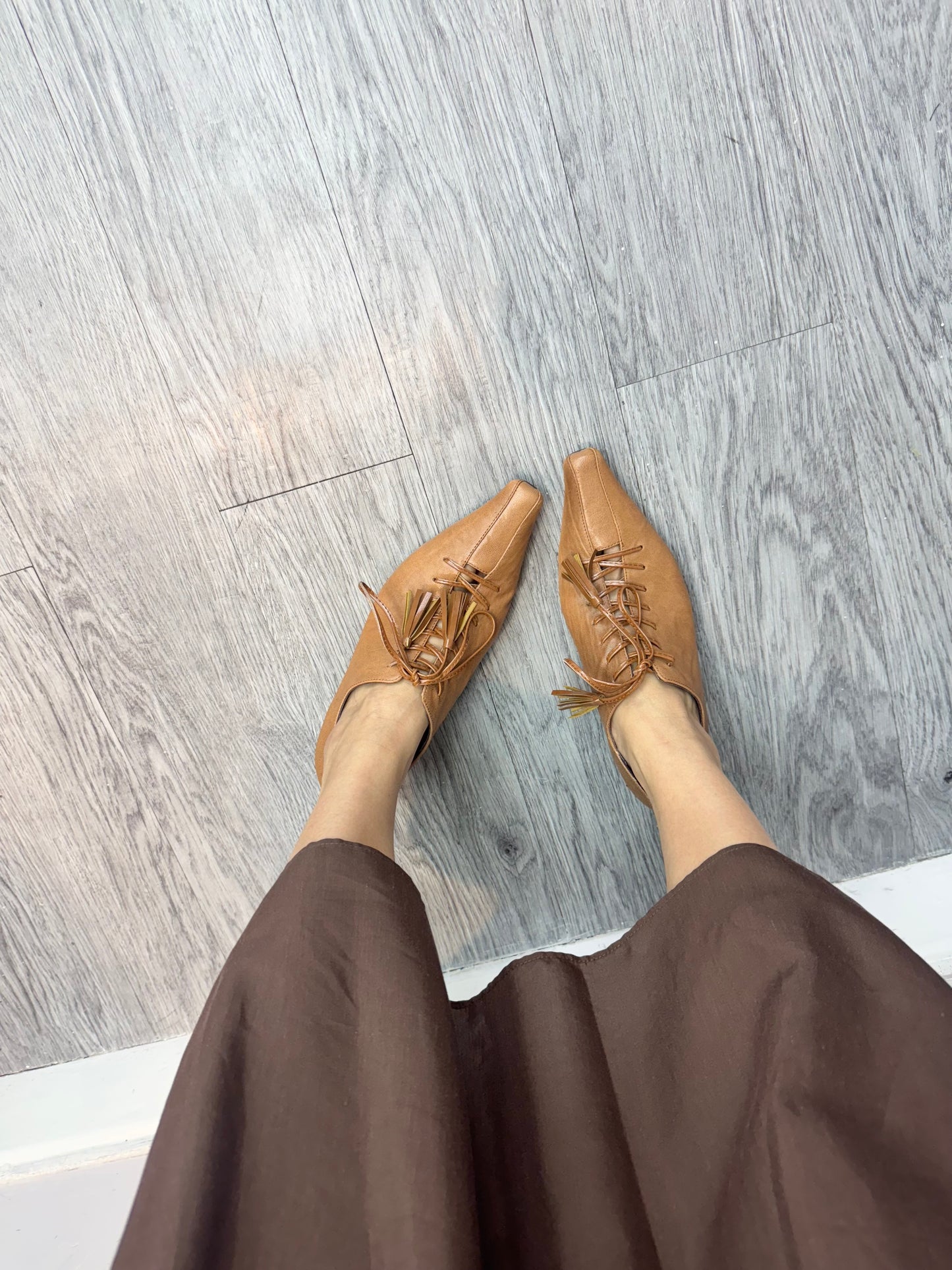 End point tie shoes