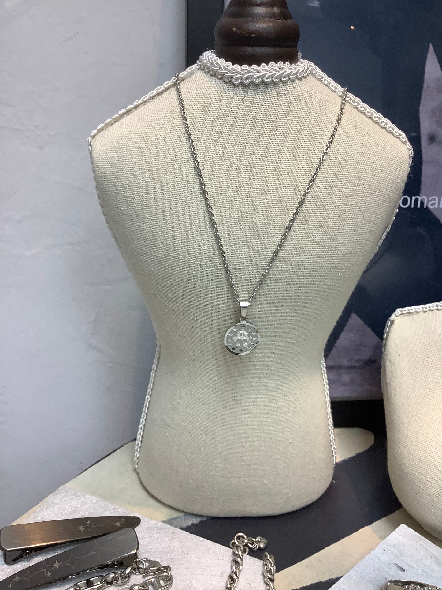 雙面銀色牌necklace
