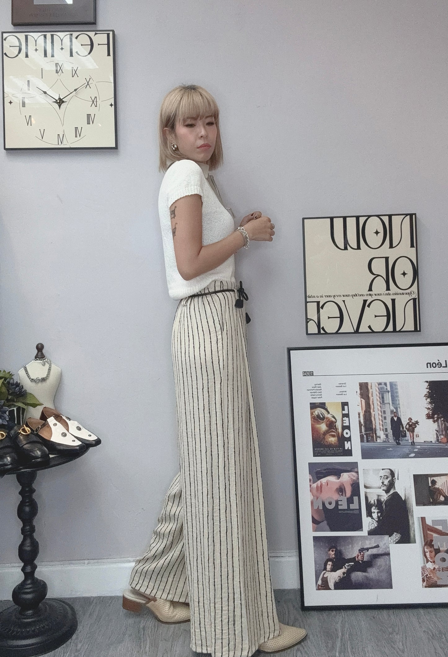 With belt striped pants