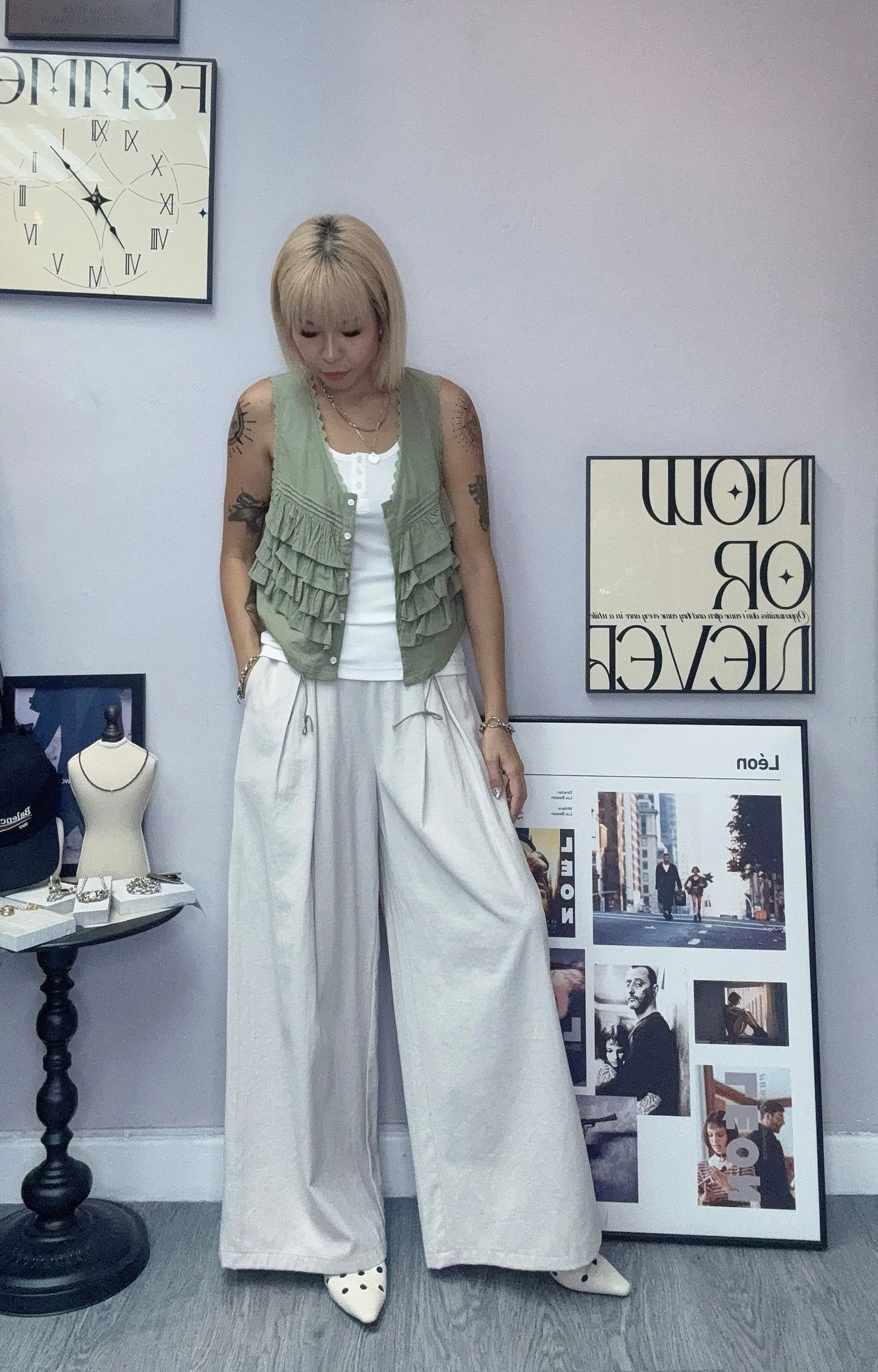 Front ruffle vest shirt