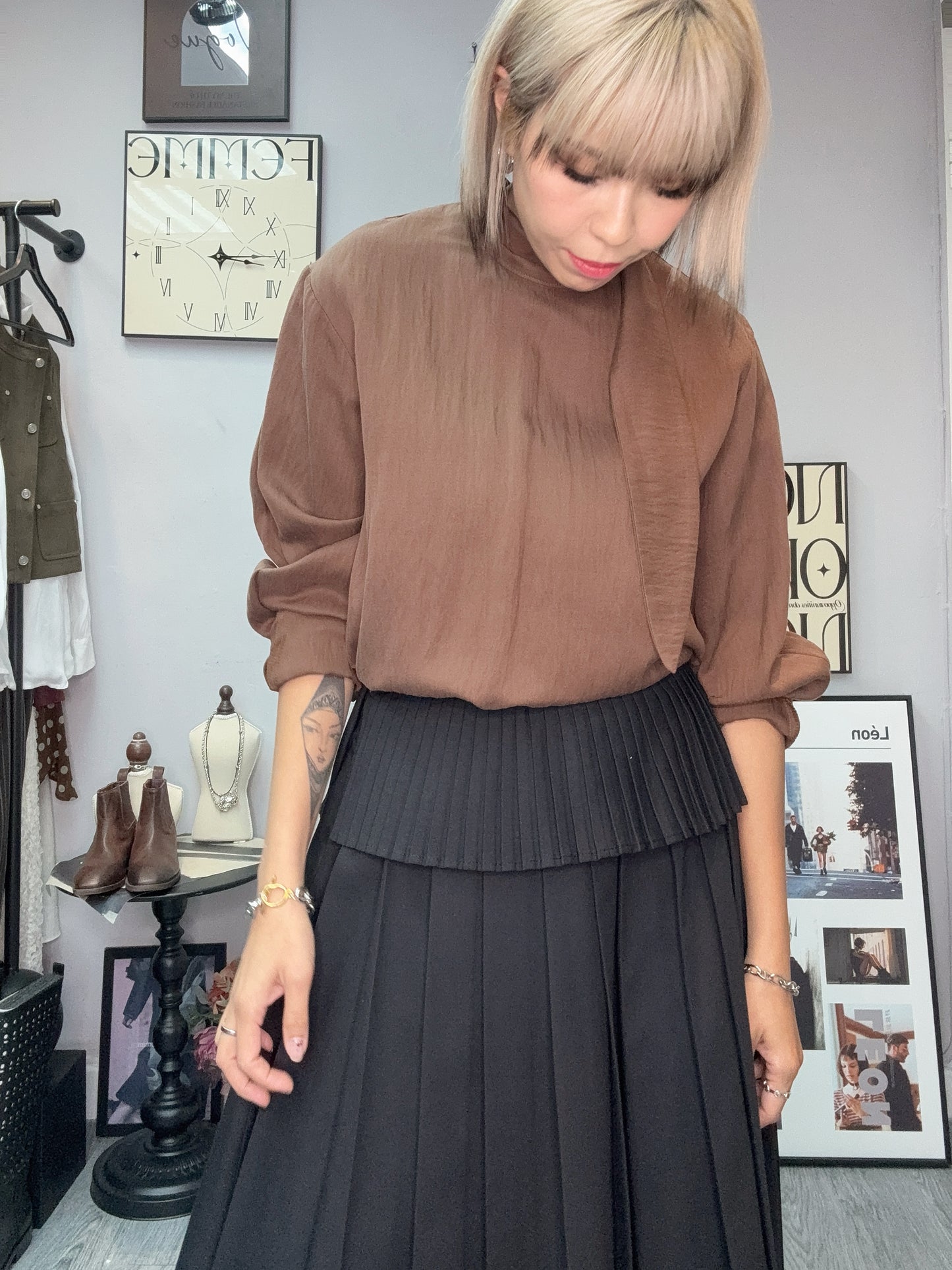 Stand tie collar blouse
