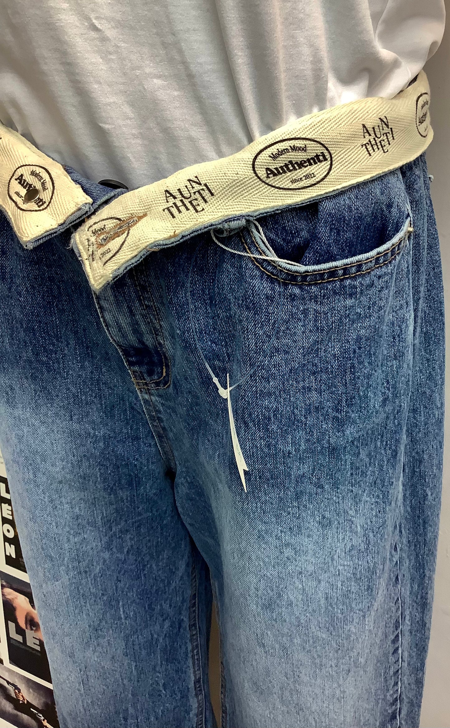 (-40% Off)Word Waist Jeans