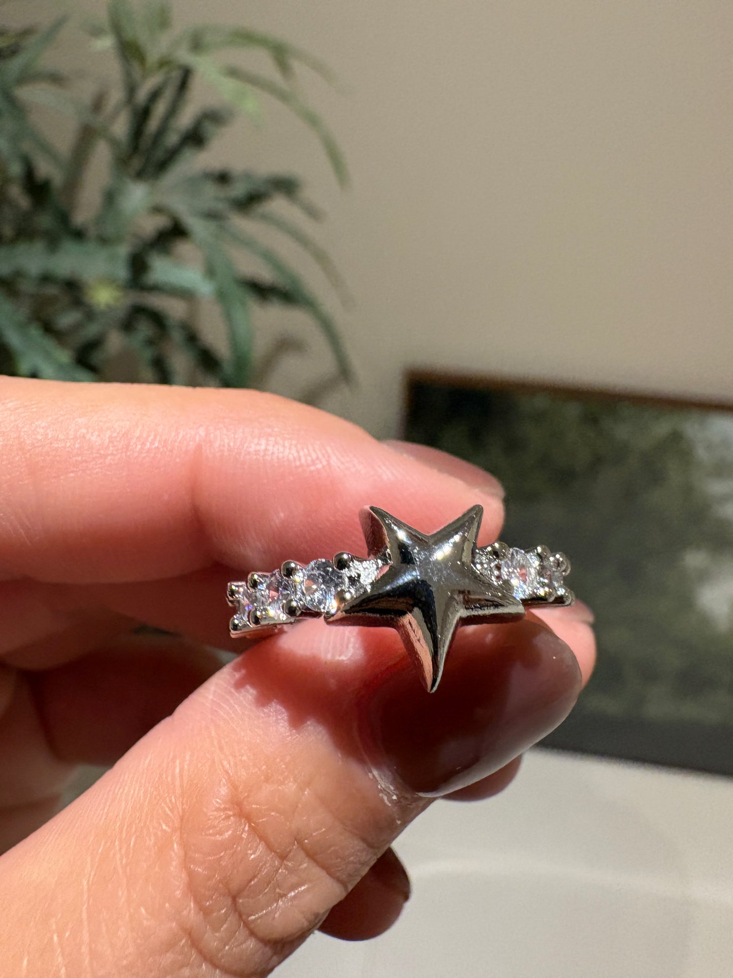 Star shape ring (Swarovski Elements )