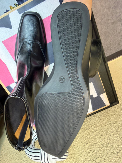 Square-toe ankle boot