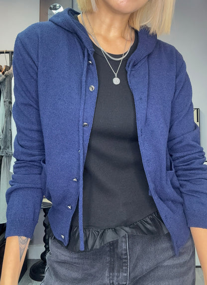 With hat knitted outer