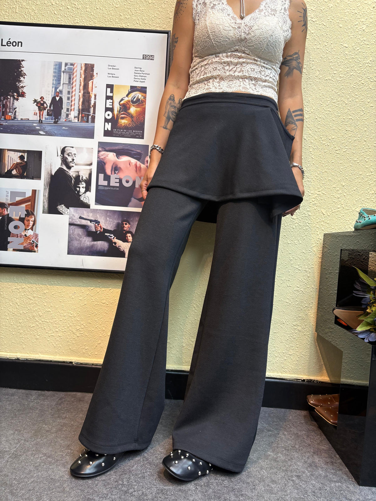 With skirt pants #00973