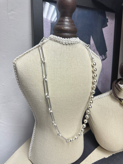 Ring buckle X bean necklace