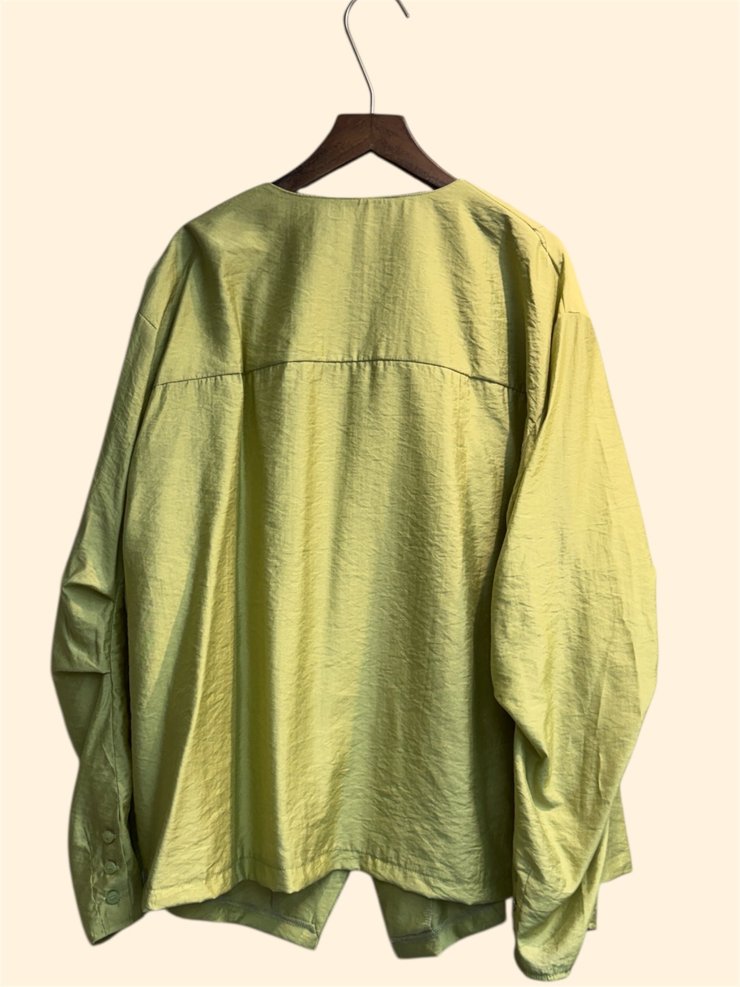 Front pockets v neck slippery fabric shirt #00404