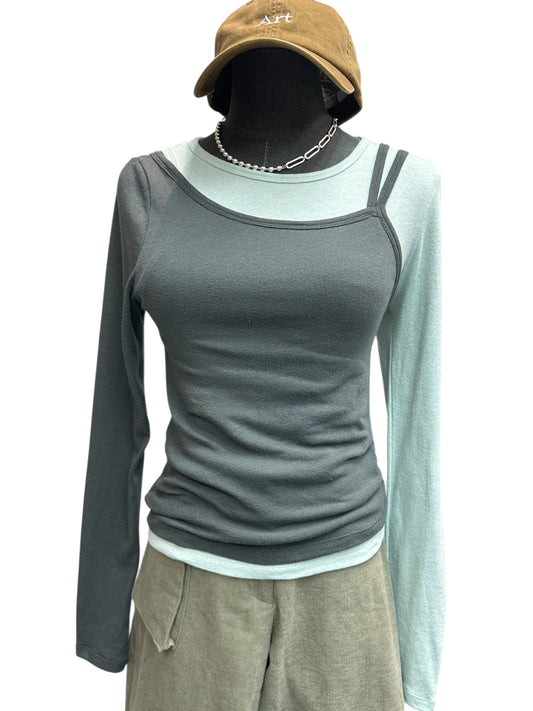 Double strap fake two pieces tee