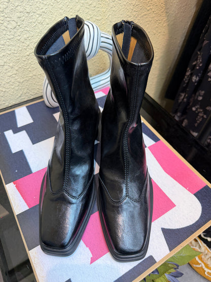 Square-toe ankle boot