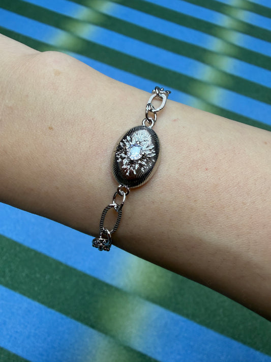 Subtle pattern bracelet