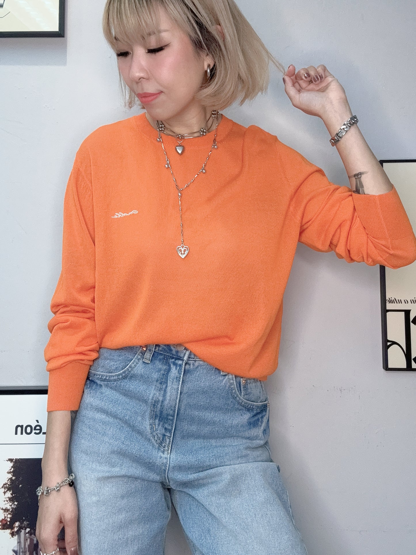 Round neck white logo knit top #00343