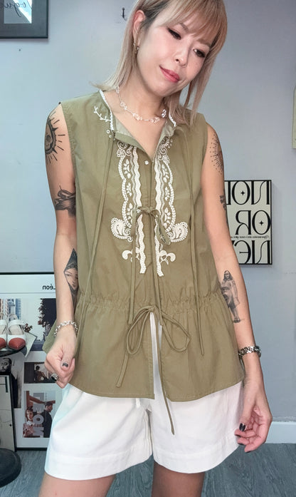 Front embroidery tie sleeveless blouse #00759