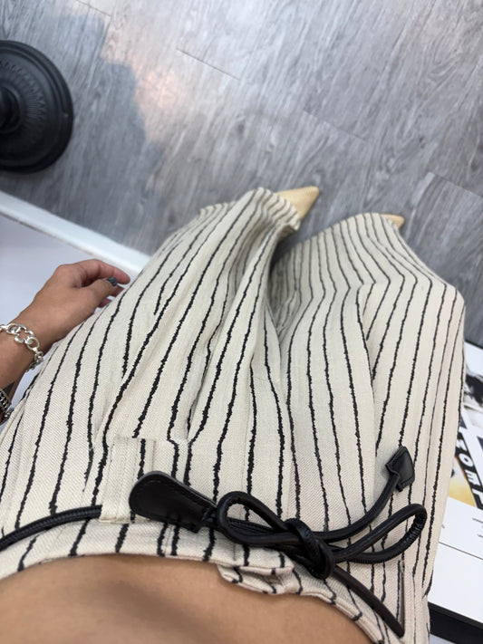 With belt striped pants