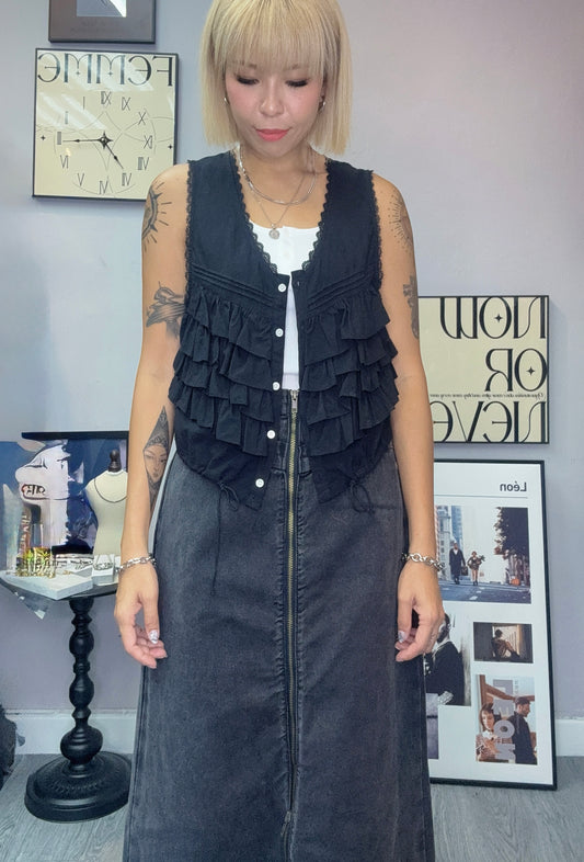 Front ruffle vest shirt