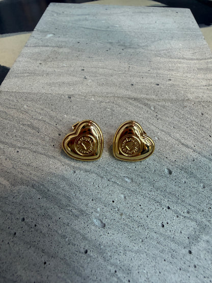 Heart shaped carved pattern earrings