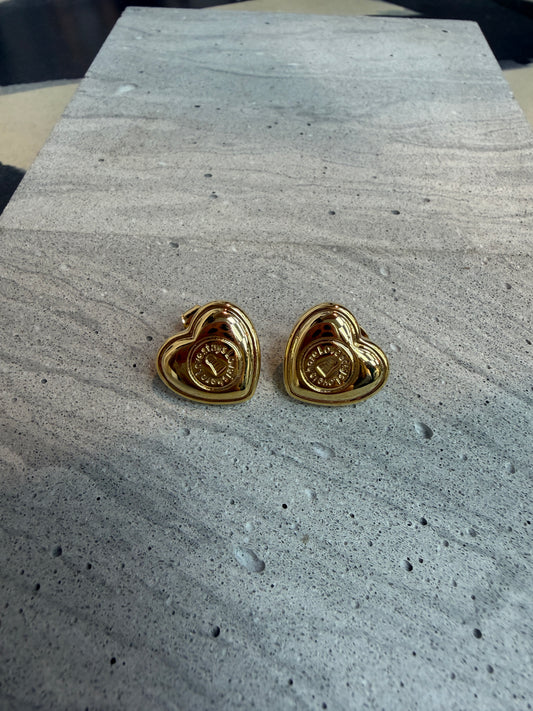 Heart shaped carved pattern earrings
