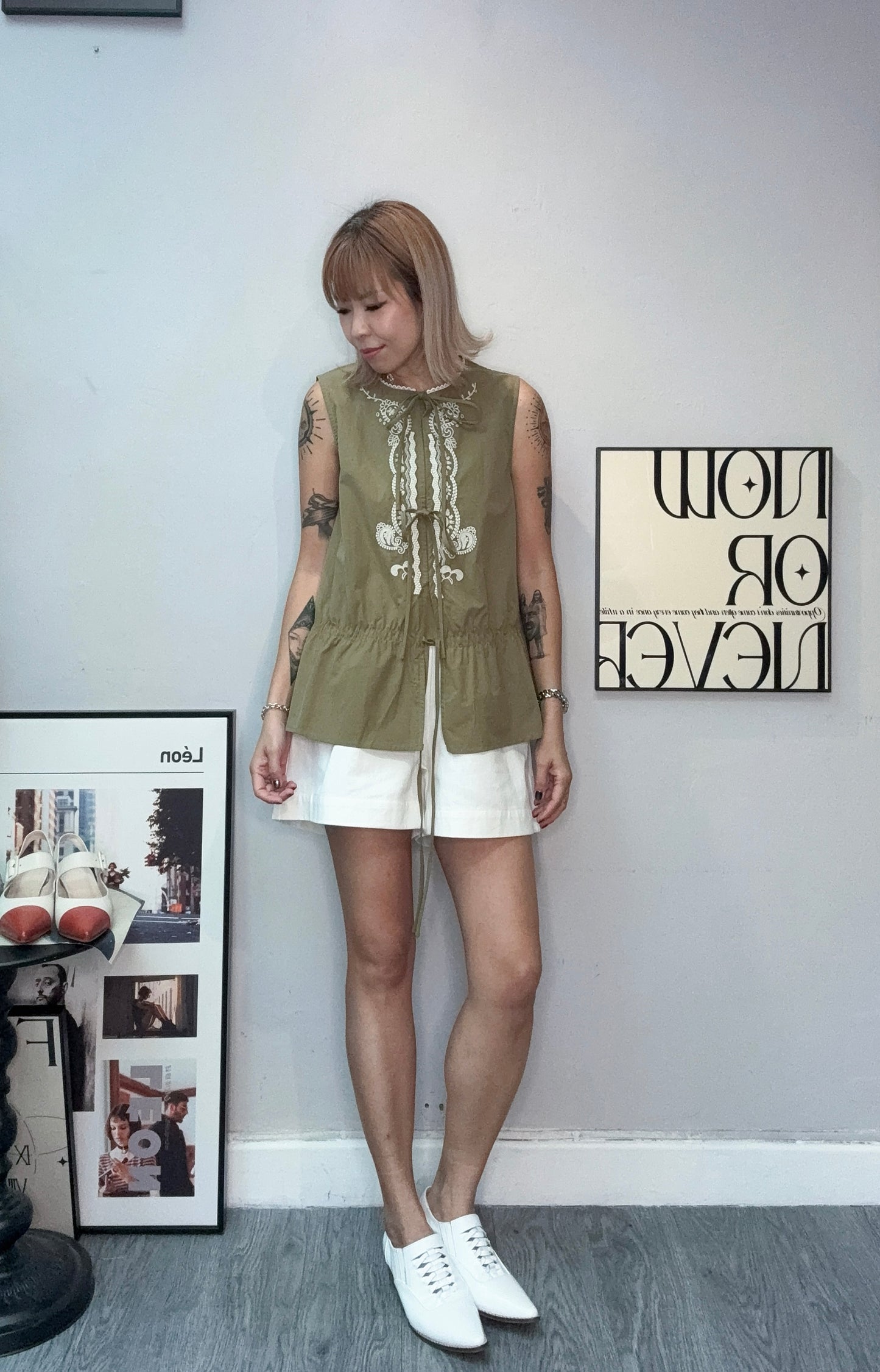 Front embroidery tie sleeveless blouse #00759