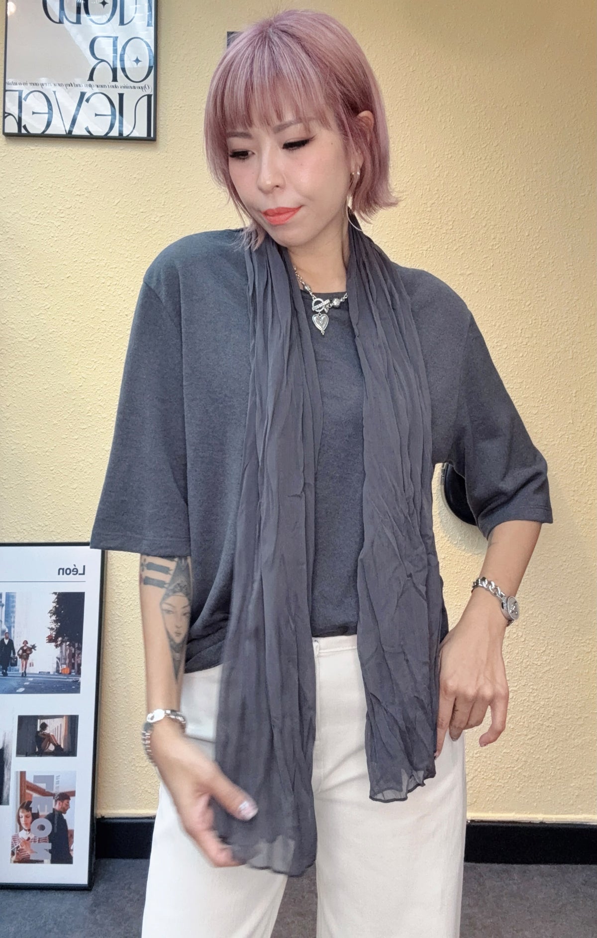 With scarf loose plain tee #00846