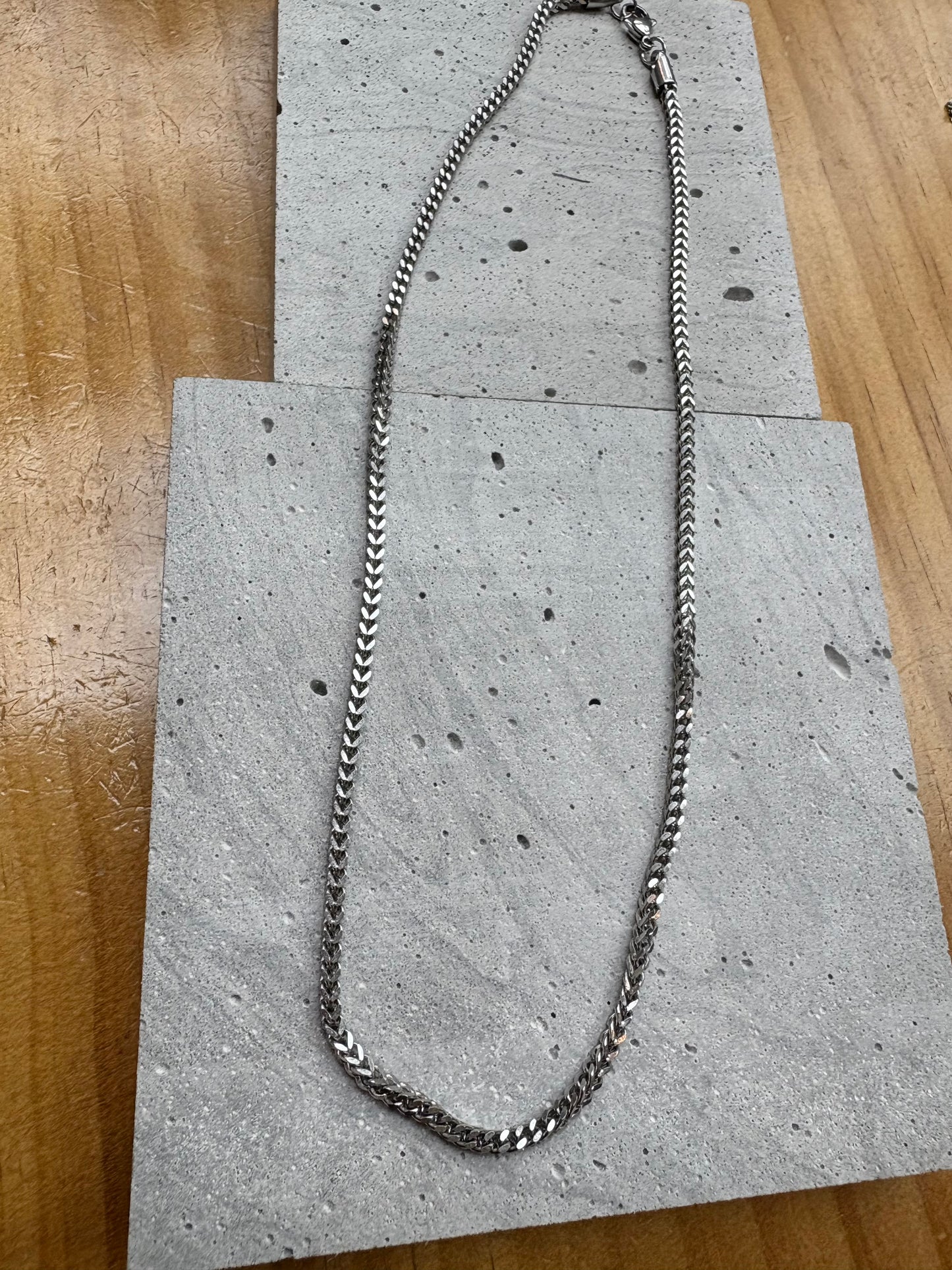 V shape snake necklace