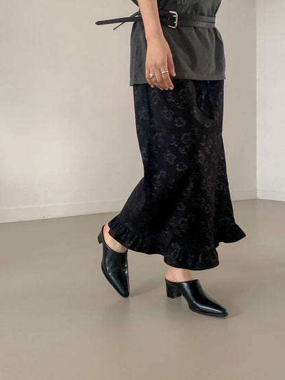 Closed-toe sandals